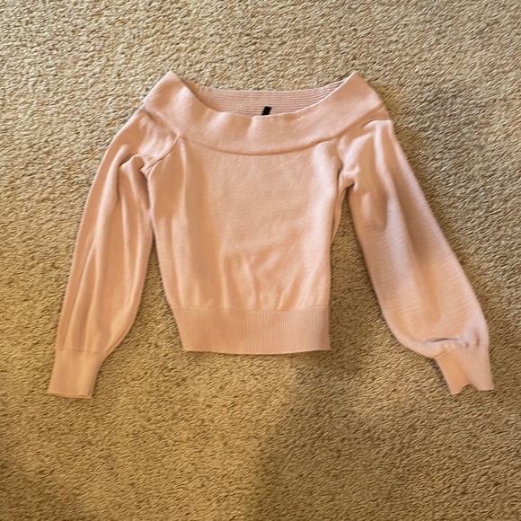 H&M pink sweater. Like new - Picture 1 of 3